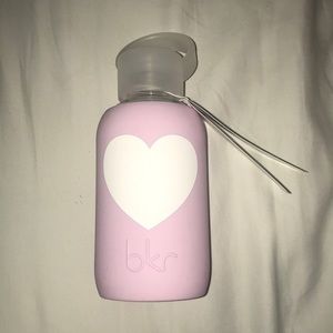 NWT bkr Juliet 8oz glass and silicone bottle